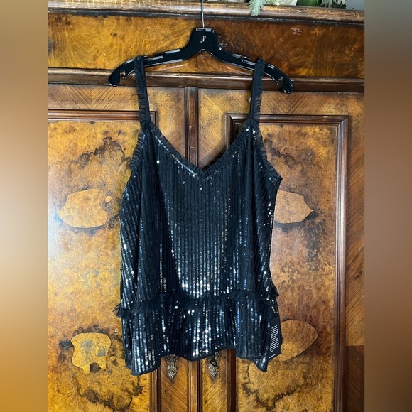NWT Needle & Thread- Sequin Peplum Top. Size L - Picture 2 of 8